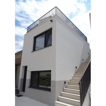 Modern Small House With A Terrace Split Exteriér fotografie